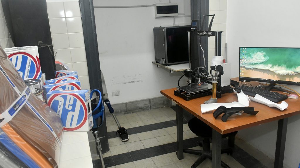 Economía equipó con impresoras 3D al Centro de Rehabilitación Física para la fabricación de órtesis y prótesis a medida