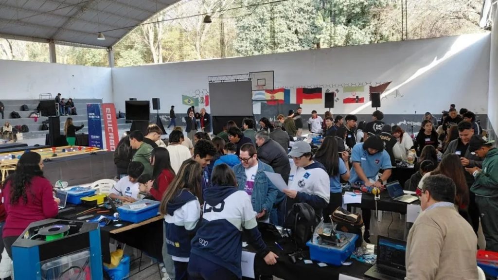Vaqueros vive la semifinal de la Copa Robótica Argentina