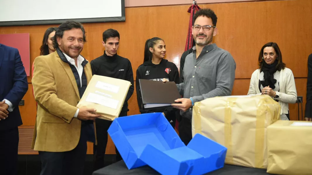 “El Polo Deportivo transformará el deporte de Salta y la región”: Sáenz encabezó la apertura de sobres de la obra